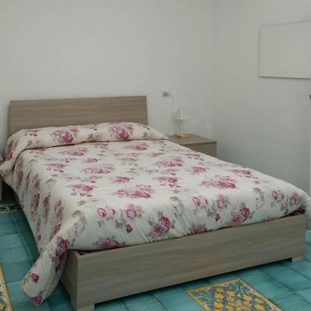 Let It B&B Apartment ซาแลร์โน ภายนอก รูปภาพ