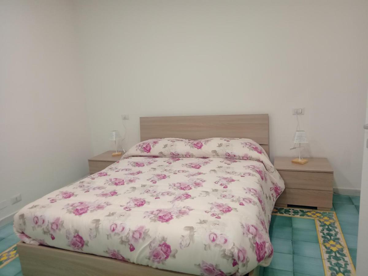 Let It B&B Apartment ซาแลร์โน ภายนอก รูปภาพ