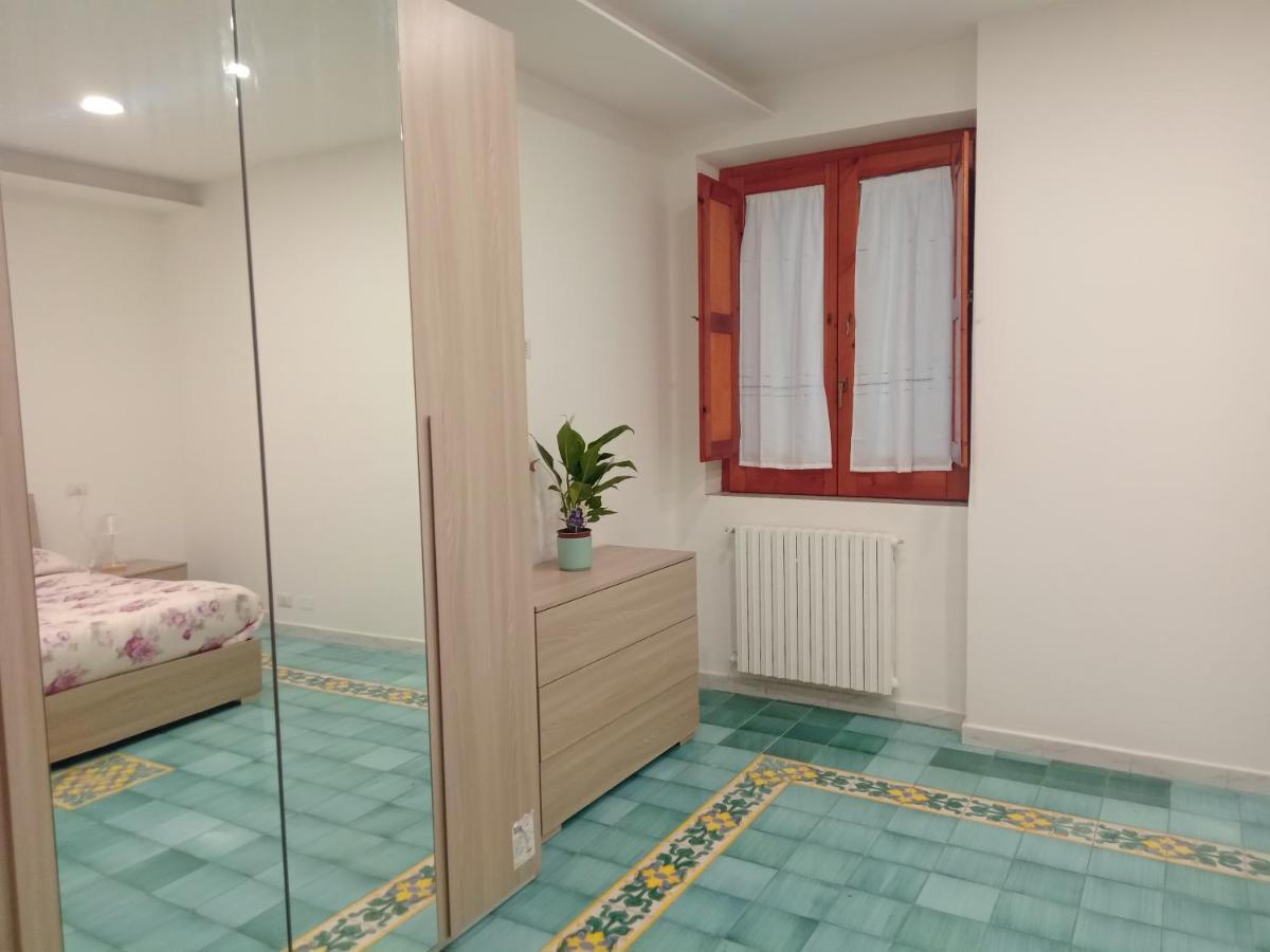 Let It B&B Apartment ซาแลร์โน ภายนอก รูปภาพ