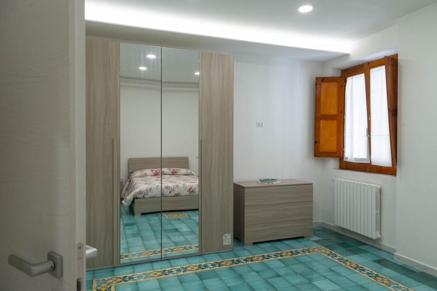 Let It B&B Apartment ซาแลร์โน ภายนอก รูปภาพ